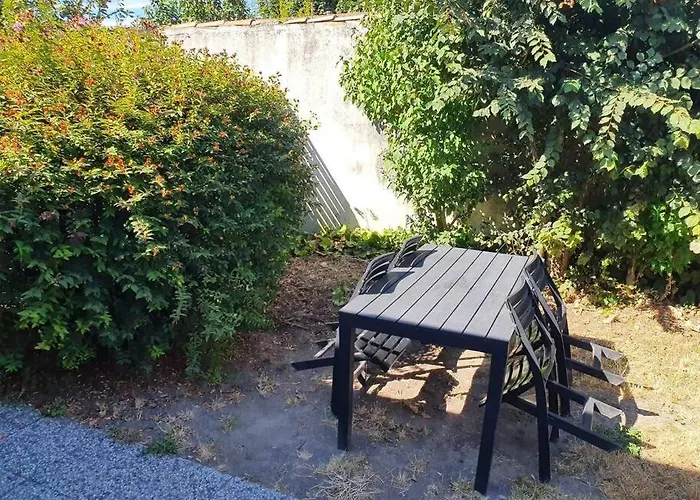 Appartement Centre Ville Au Calme Jardin Et Parking Public